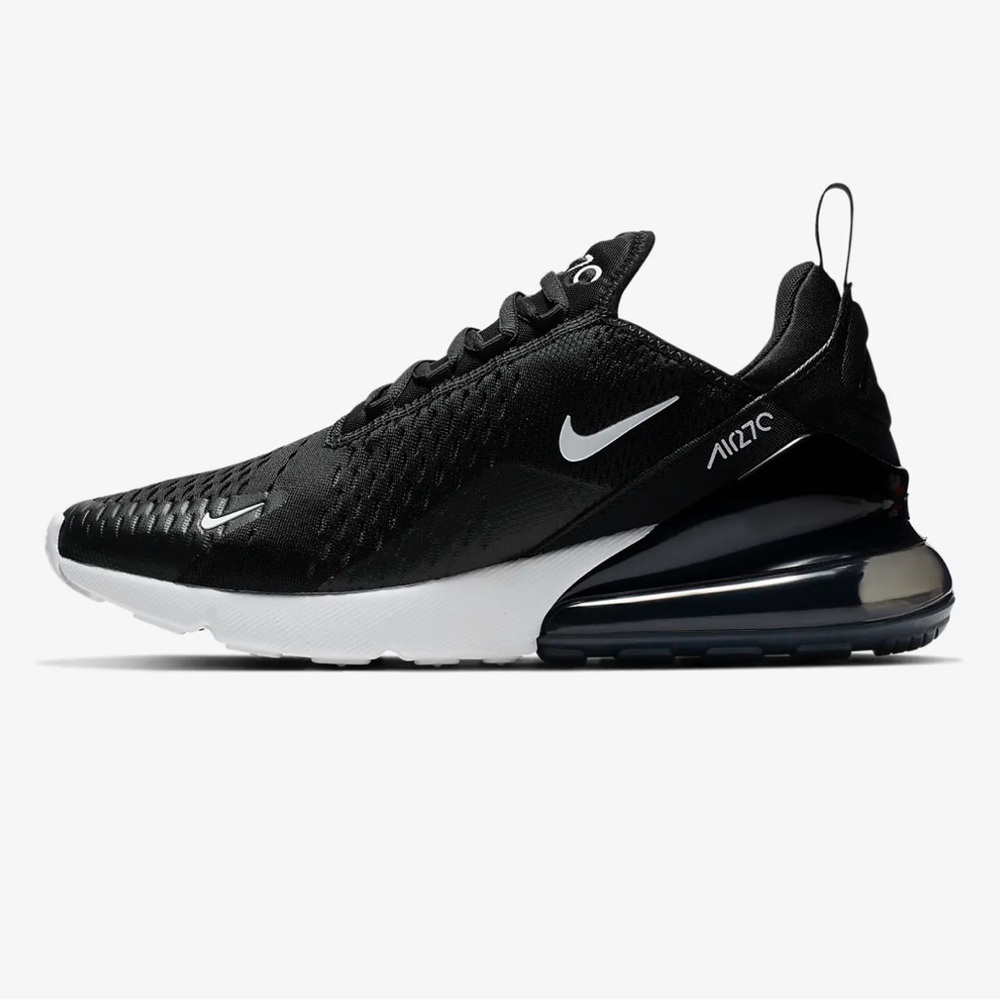 Nike Air Max 270 Brand New with box worn once. They hurt my feet…